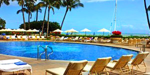 The pool at Halekulani